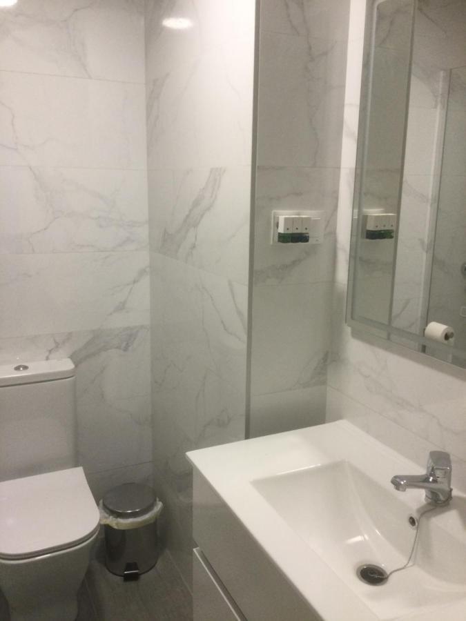 マラガPiso 110M² En El Palo Con Parking Cerca De La Playaアパートメント エクステリア 写真