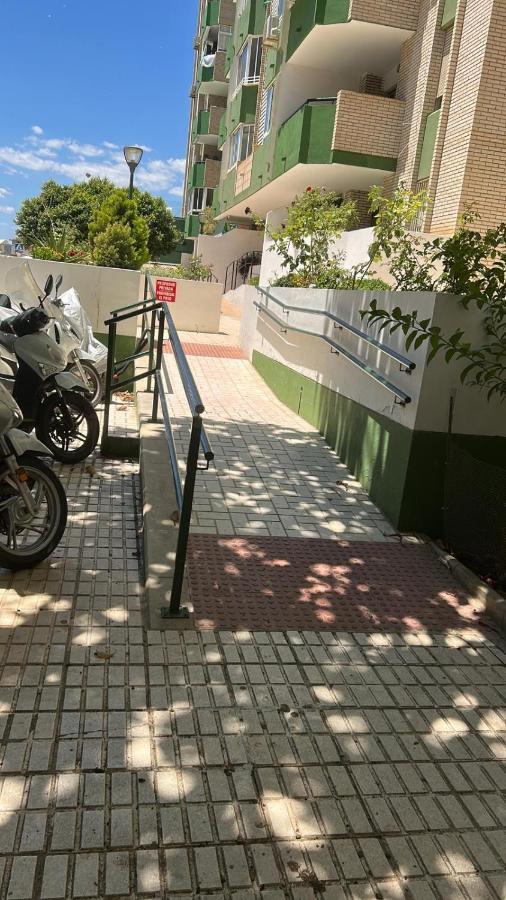 マラガPiso 110M² En El Palo Con Parking Cerca De La Playaアパートメント エクステリア 写真