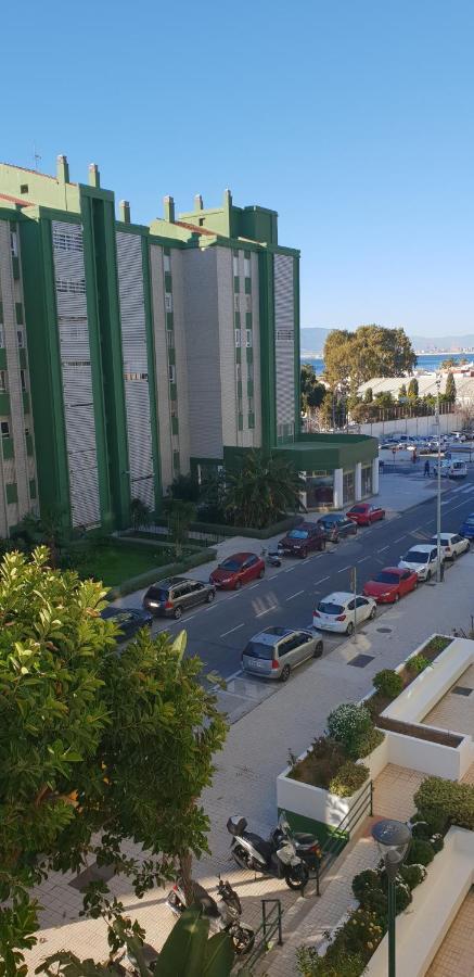 マラガPiso 110M² En El Palo Con Parking Cerca De La Playaアパートメント エクステリア 写真
